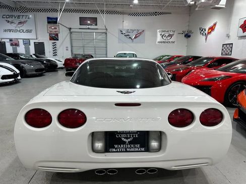 Used 2002 Chevrolet Corvette Coupe w/ Preferred Equipment Group2 RWD image 8