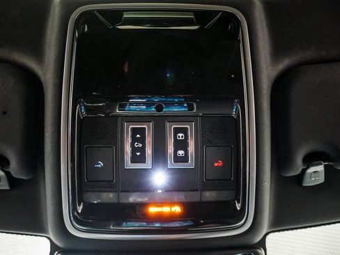 Used 2022 Land Rover Range Rover Velar S image 30