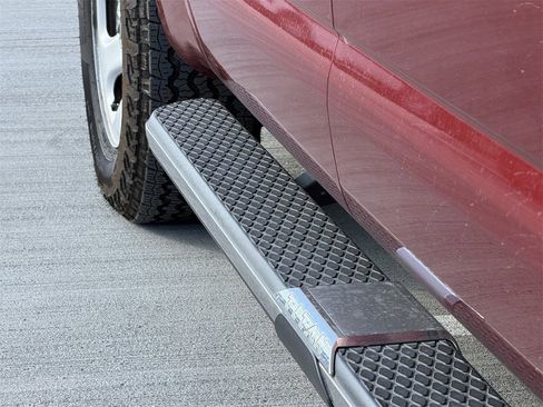 Used 2018 Nissan Titan S image 12