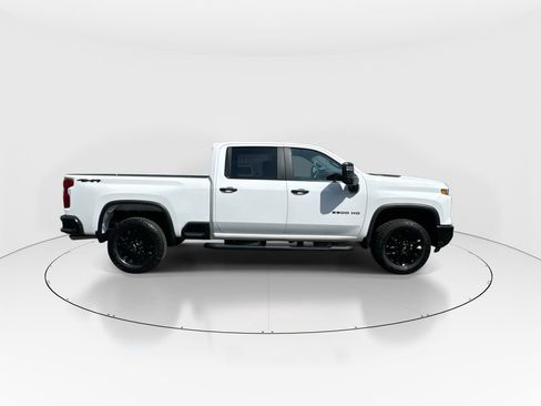 Used 2025 Chevrolet Silverado 2500 Custom w/ Custom Blackout Package AWD/4WD image 9