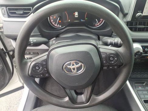 Certified 2025 Toyota RAV4 XLE AWD/4WD image 5