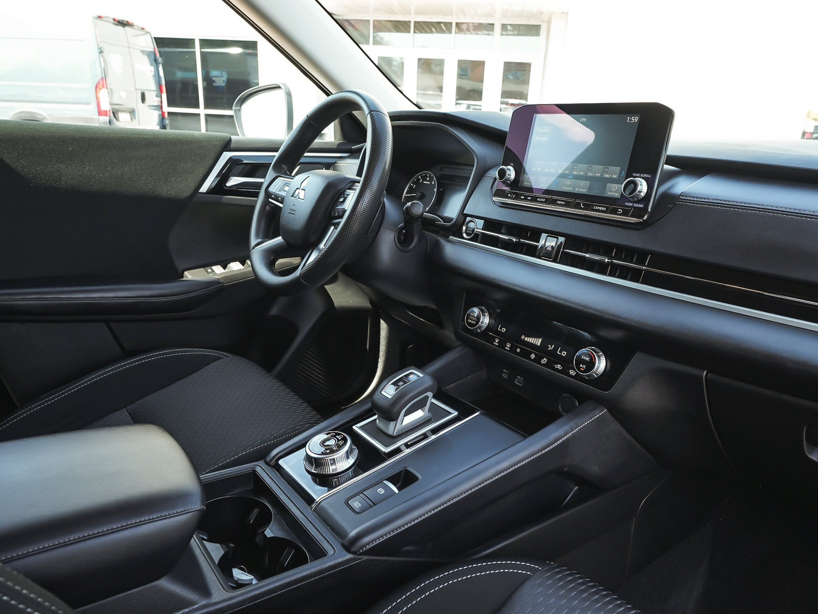 Used 2023 Mitsubishi Outlander ES AWD/4WD image 44