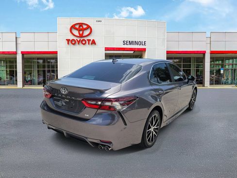 Used 2024 Toyota Camry SE FWD image 3