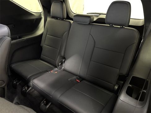Used 2024 Chevrolet Traverse LT w/ Trailering Package image 14