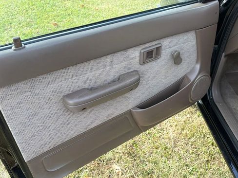 Used 1999 Toyota Tacoma 2WD Xtracab image 8