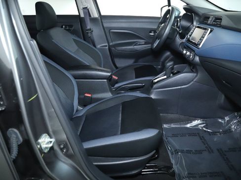 Certified 2025 Nissan Versa SV image 33