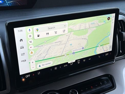 Used 2025 Ford Expedition Active image 6