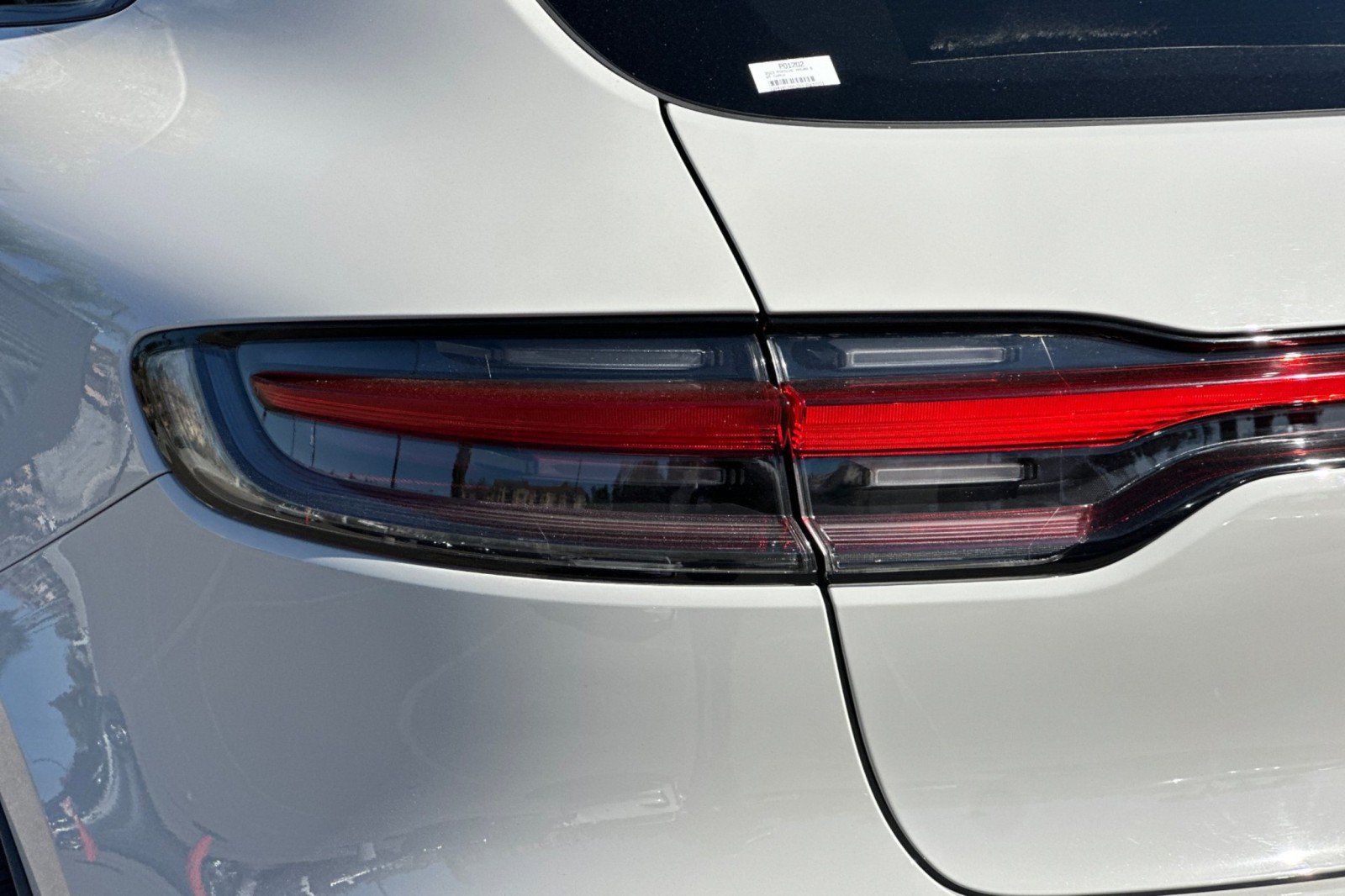 Certified 2023 Porsche Macan S AWD/4WD image 28