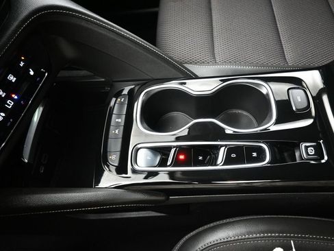 Used 2023 Buick Envision Preferred image 24