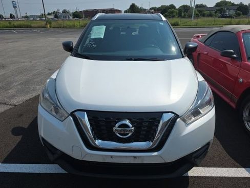 Used 2019 Nissan Kicks SV FWD image 7