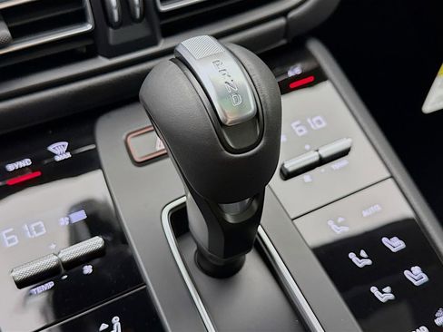 New 2026 Porsche Macan S image 22