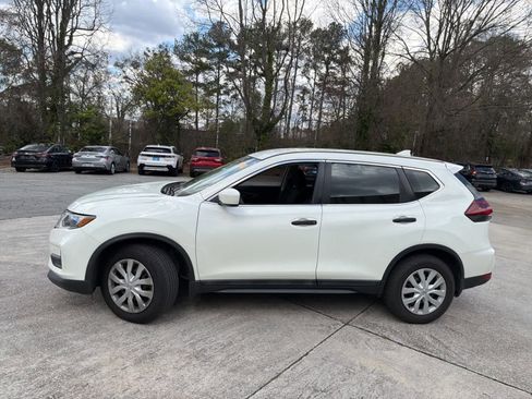 Used 2018 Nissan Rogue S image 6