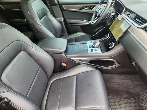 Used 2023 Jaguar F-PACE S AWD/4WD image 17