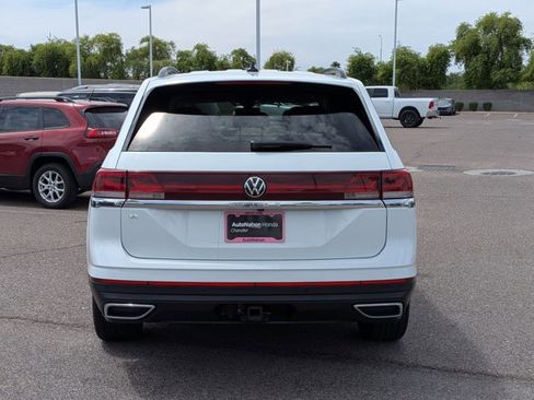 Used 2024 Volkswagen Atlas SE image 8