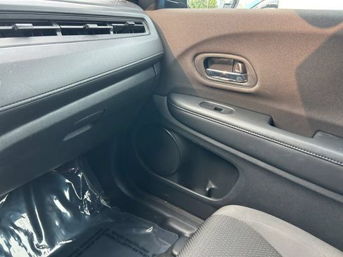 Used 2020 Honda HR-V Sport image 30