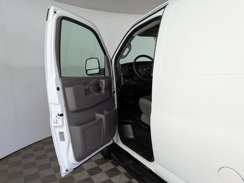 Used 2025 GMC Savana 2500 w/ Driver Convenience Package RWD image 11