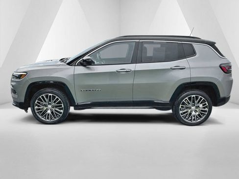 Used 2023 Jeep Compass Limited w/ Elite Group AWD/4WD image 4