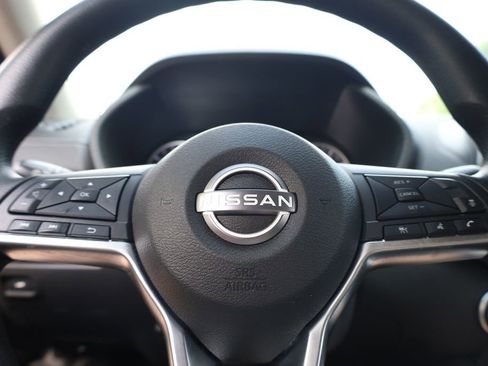 Used 2025 Nissan Sentra SV FWD image 8