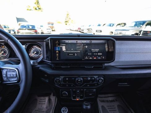 Used 2024 Jeep Gladiator Sport image 30