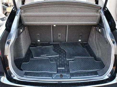 Used 2018 Jaguar F-PACE Prestige image 17