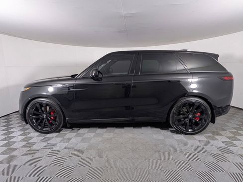 Used 2023 Land Rover Range Rover Sport SE Dynamic image 2