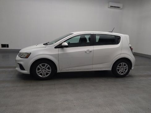 Used 2017 Chevrolet Sonic LT image 2