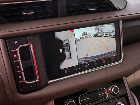 Used 2023 GMC Yukon Denali w/ Advanced Technology Package image 20