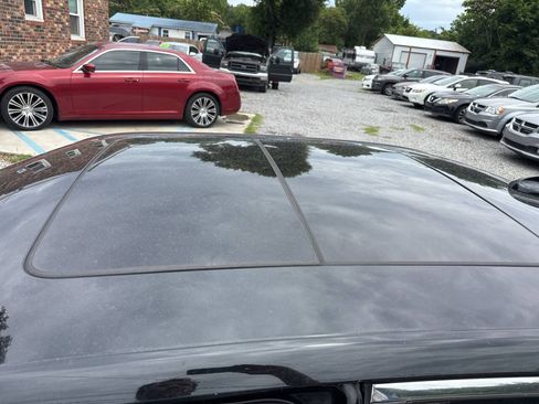 Used 2015 Chrysler 300 Limited RWD image 20