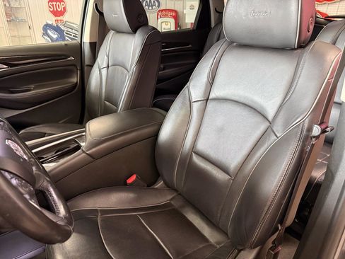 Used 2019 Buick Enclave Avenir AWD/4WD image 17