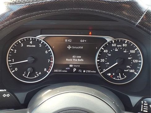 Used 2025 Nissan Pathfinder S AWD/4WD image 27