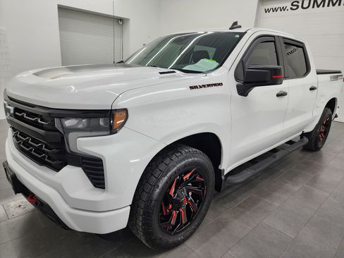 Used 2023 Chevrolet Silverado 1500 RST w/ Redline Edition AWD/4WD image 7