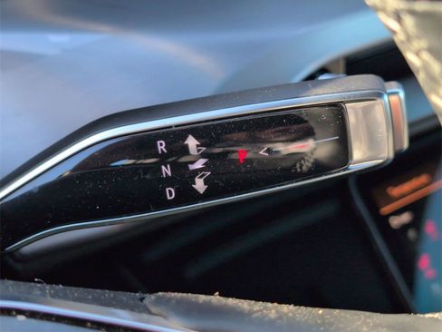 Used 2026 Cadillac Vistiq Sport image 14