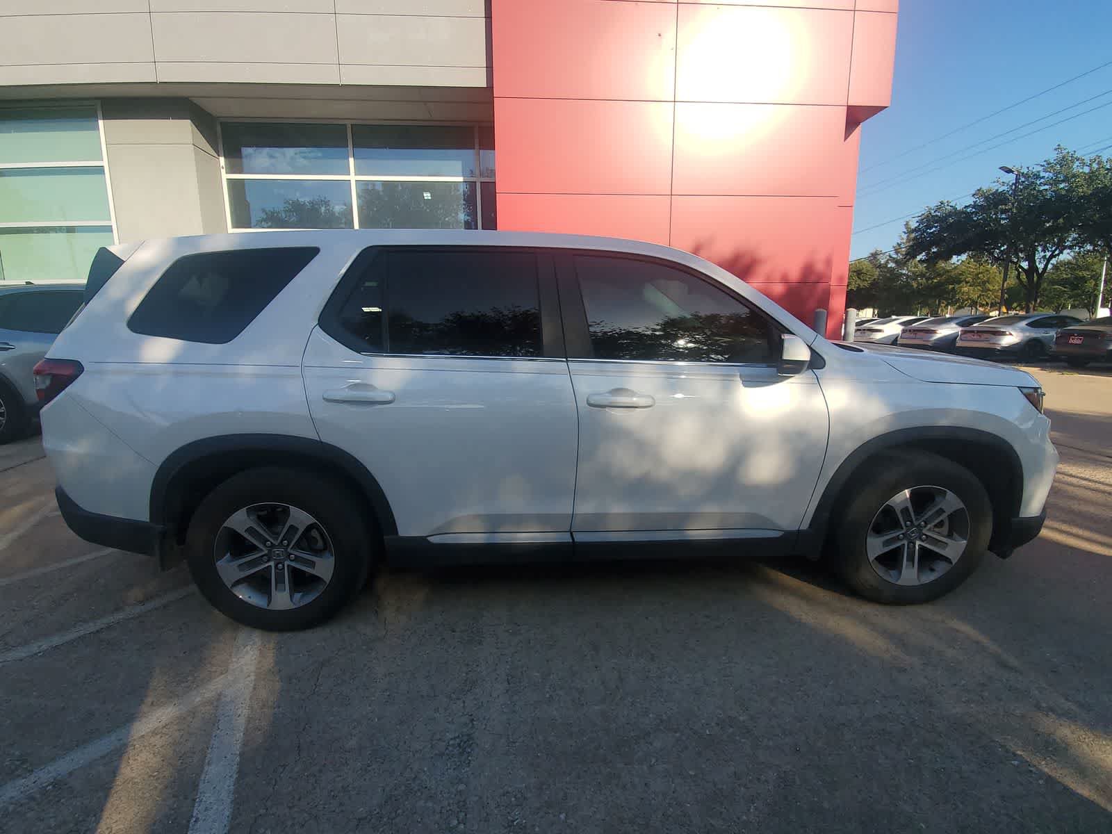 Used 2024 Honda Pilot EX-L image 7