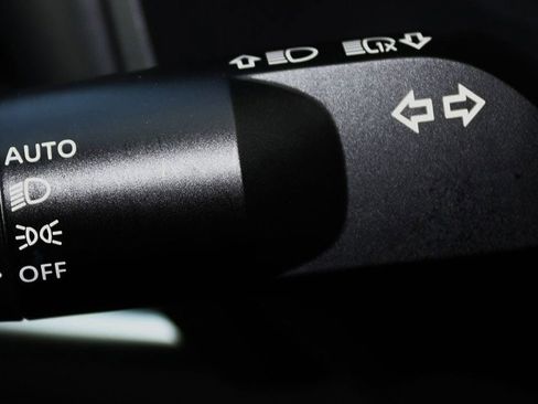 Used 2023 Nissan Rogue SV image 26