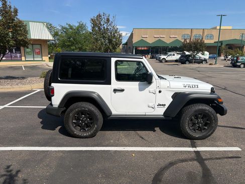 Used 2022 Jeep Wrangler Sport AWD/4WD image 7