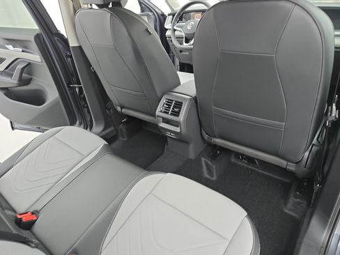 New 2026 Volkswagen Tiguan SE image 11