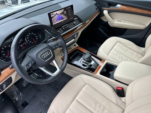 Used 2023 Audi Q5 2.0T Premium w/ Convenience Package image 11