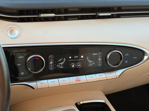 Used 2023 Genesis GV70 2.5T Select w/ Select Package image 20