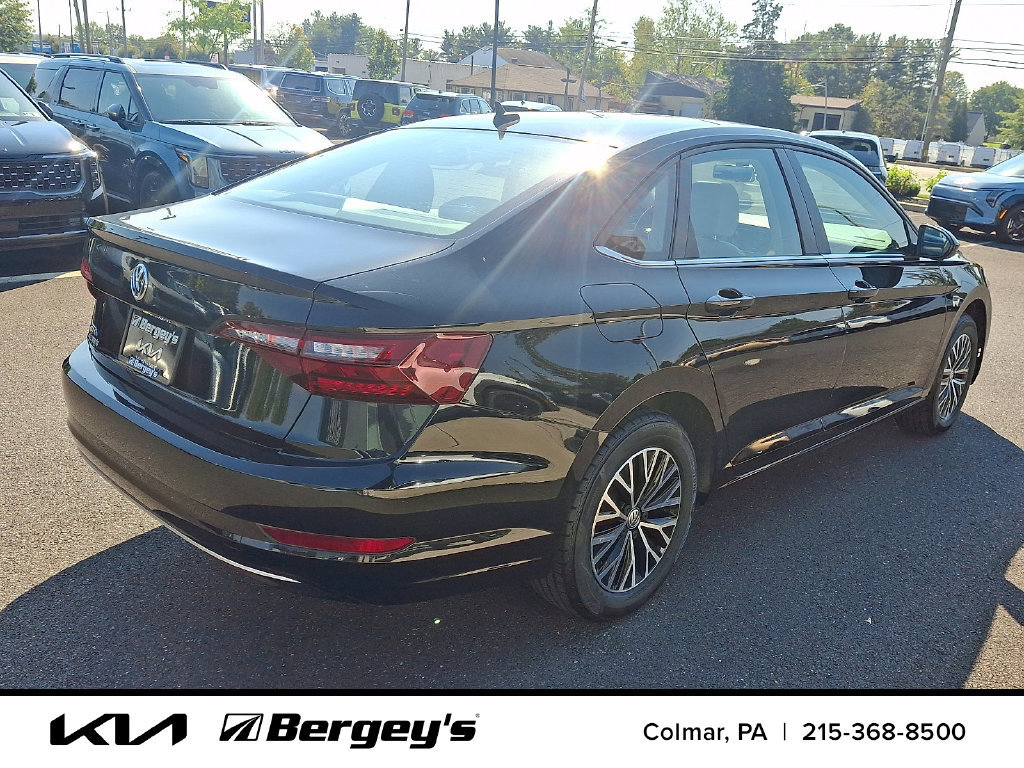 Used 2020 Volkswagen Jetta SE w/ SE Cold Weather Package FWD image 5