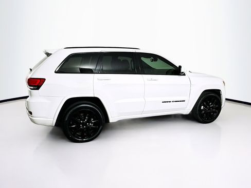 Used 2020 Jeep Grand Cherokee Altitude image 10