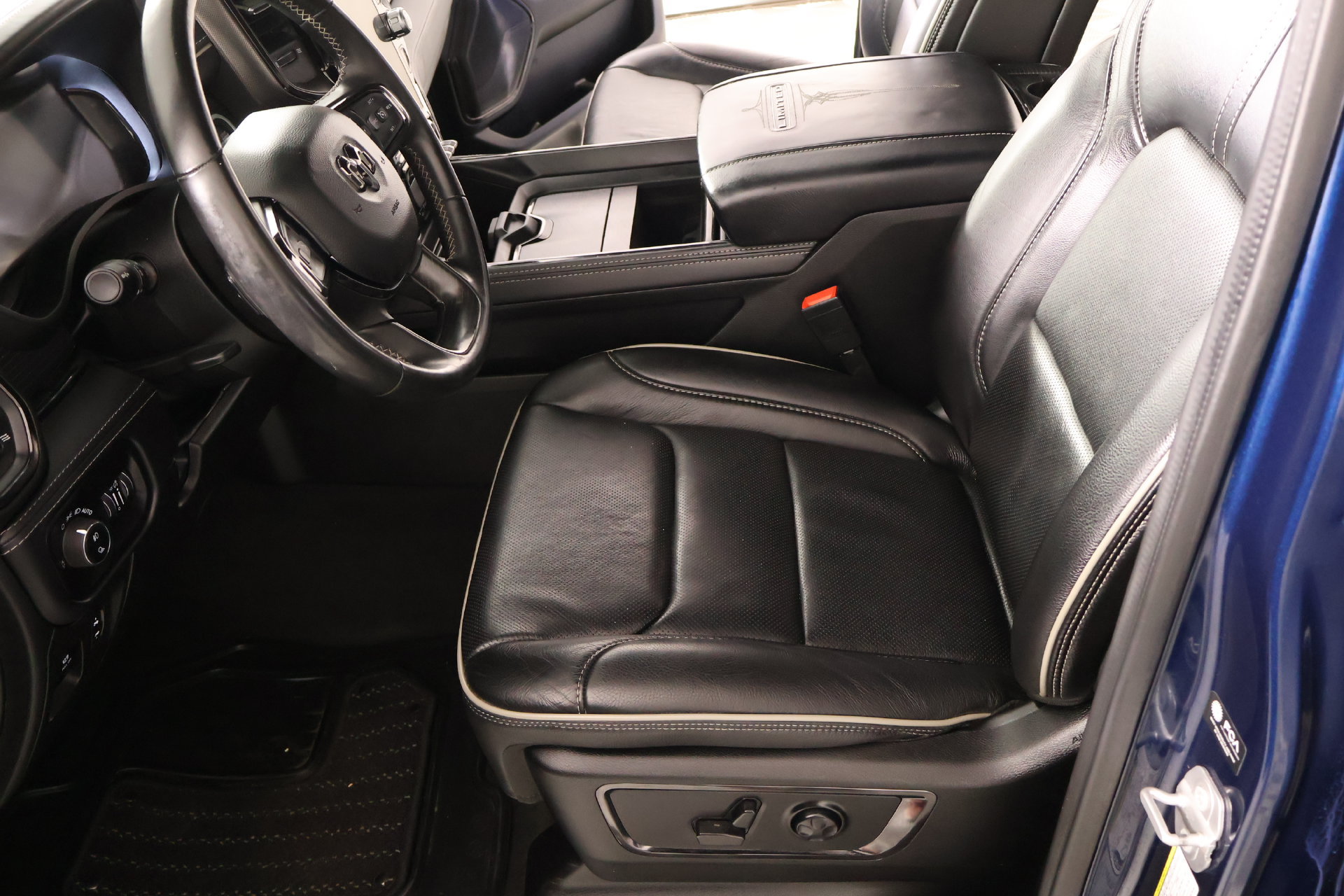 Used 2023 RAM 1500 Limited AWD/4WD image 12