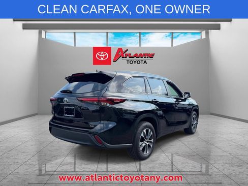 Certified 2025 Toyota Highlander XLE FWD image 7
