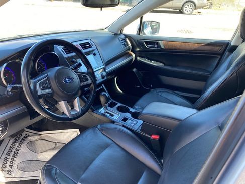 Used 2016 Subaru Outback 2.5i Limited AWD/4WD image 12