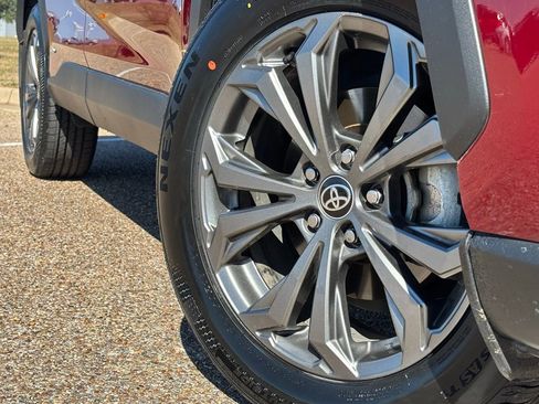 Used 2022 Toyota RAV4 Limited image 2