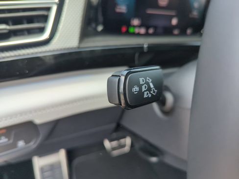 Used 2026 Volkswagen Atlas Cross Sport SEL Premium R-Line AWD/4WD image 21