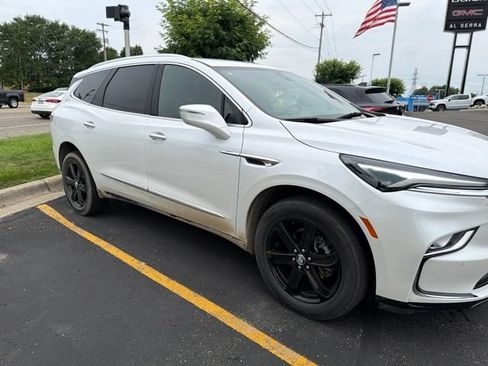 Used 2023 Buick Enclave Essence w/ Sport Touring Edition FWD image 5