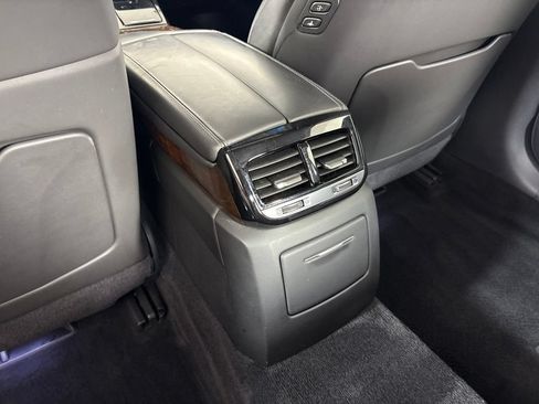 Used 2018 Genesis G90 3.3T Premium RWD image 25