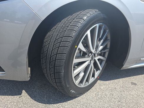 Used 2020 Lincoln Continental w/ Premium Package FWD image 33