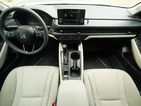 Used 2025 Honda Accord SE image 11