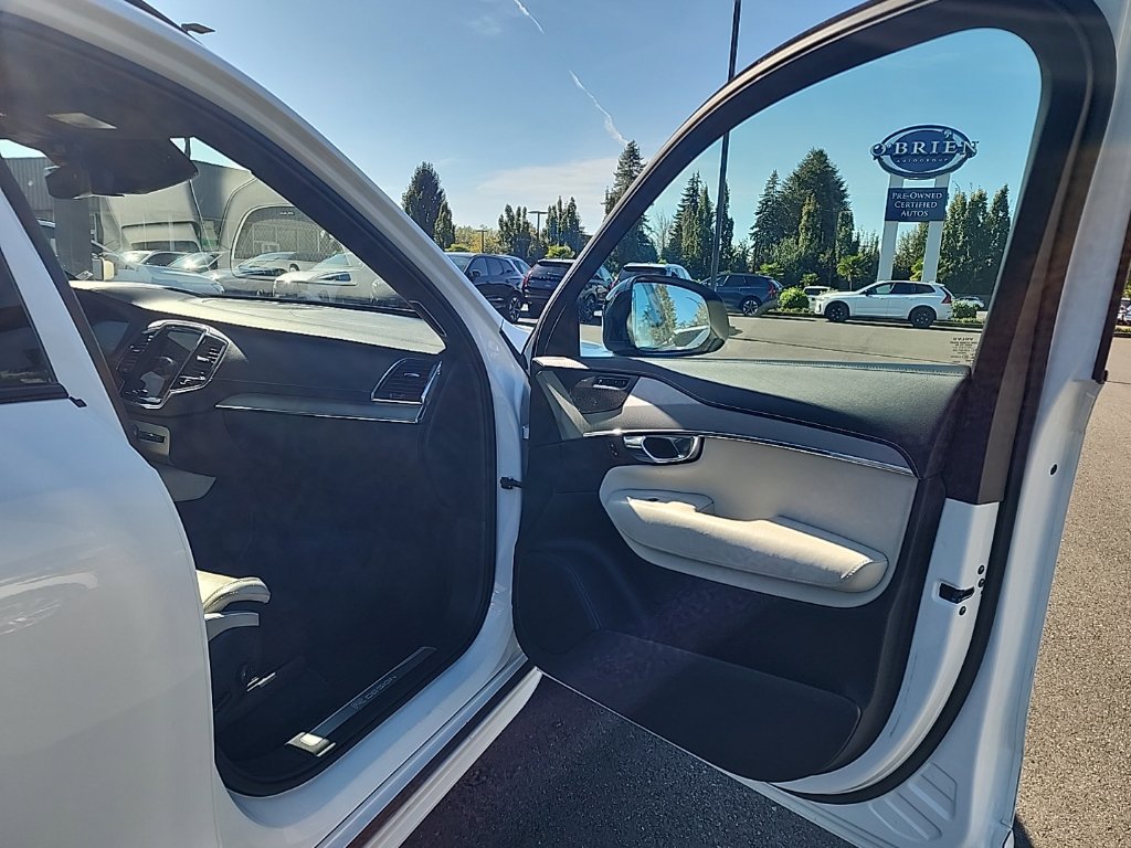 Used 2020 Volvo XC90 T6 R-Design w/ Protection Package Premier AWD/4WD image 19